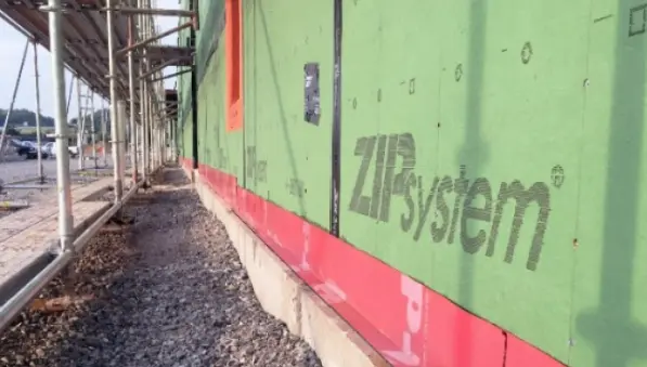 Flashing Where Siding Meets Concrete: A Practical Guide to Waterproofing Solutions